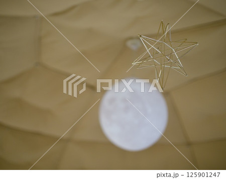 星型のオブジェ　月 125901247