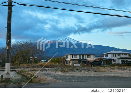 Mt Fuji in the early morning 125902144