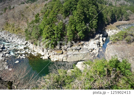 中央本線の車窓から見える寝覚の床(長野県木曽郡上松町) 中央本線の車窓から見える寝覚の床(長野県木曽郡上松町) 125902413