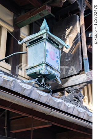 京都町家の伝統、歴史文化の象徴 秦家住宅(江戸時代からの商家)ガス燈 太子山町 京都町家の伝統、歴史文化の象徴 秦家住宅(江戸時代からの商家)ガス燈 太子山町 125902470