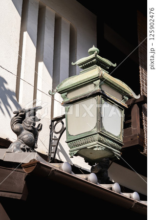 京都菅大臣 風雷房 京町家のガス燈と鍾馗様(店舗のシンボル) 京都菅大臣 風雷房 京町家のガス燈と鍾馗様(店舗のシンボル) 125902476
