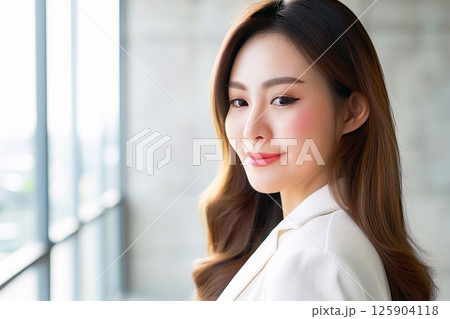 若いビジネスウーマン 125904118