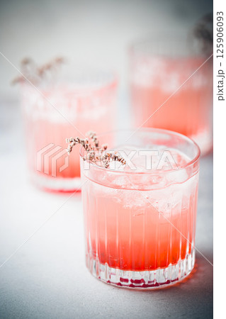 Pink lemonade drink Pink lemonade drink 125906093