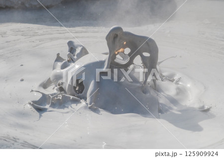 大地の芸術？　別府坊主地獄  125909924