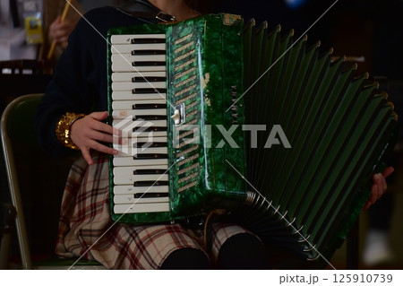 学習発表会、こども、手元、アンダー 学習発表会、こども、手元、アンダー 125910739