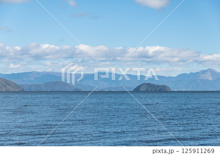 【奥琵琶湖から望む竹生島】 【奥琵琶湖から望む竹生島】 125911269