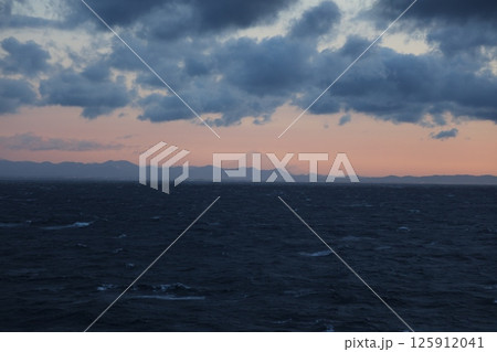 フエリーからの富士山 125912041