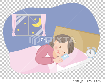 夜ベッドの中でスマホを見る中年女性のイラスト 125913789