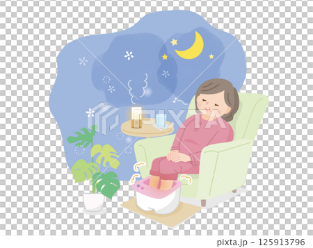 夜寝る前に足湯でリラックスする女性 125913796