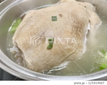 写真素材: 参鶏湯(サムゲタン) 写真素材: 参鶏湯(サムゲタン) 125914007