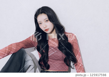 黒髪ロングヘアのヘアスタイルイメージ 125917598