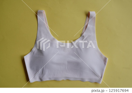 子供向けの速乾性が高いスポーツブラジャー。 125917694