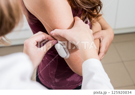 Medical device for glucose check. Continuous glucose monitoring pod.  125920834