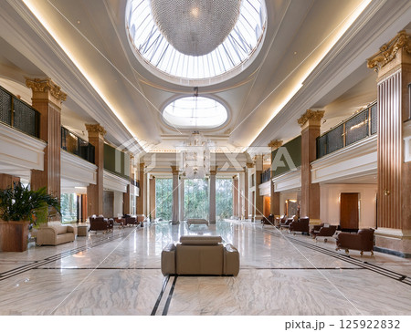 ラグジュアリーホテルのロビーイメージ ラグジュアリーホテルのロビーイメージ 125922832