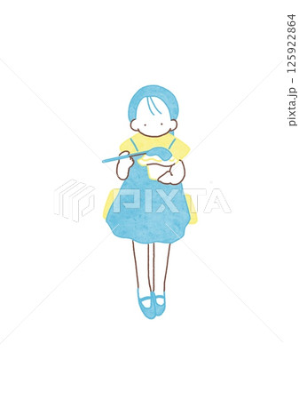 かき氷を食べる女の子 125922864