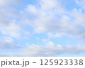 雲がある晴れた空 125923338