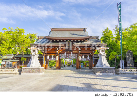 湊川神社　立派な表神門 125923702