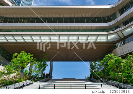東京都港区　高輪ゲートウェイシティ　高輪ゲートウェイ駅　リンクピラー　中央エントランス 125923918