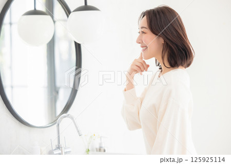 若い女性、ビューティーイメージ 若い女性、ビューティーイメージ 125925114