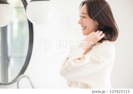 若い女性、ポートレート、ビューティーイメージ 125925115