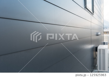 住宅の外壁,ガルバリウム合板,ガルバリウム,金属サイディング 住宅の外壁,ガルバリウム合板,ガルバリウム,金属サイディング 125925963