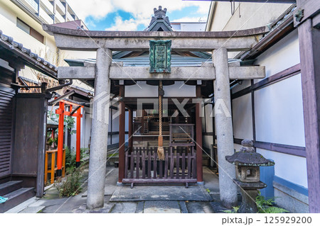 京都　釘隠町　日吉神社　鳥居　京都市下京区　室町通 125929200