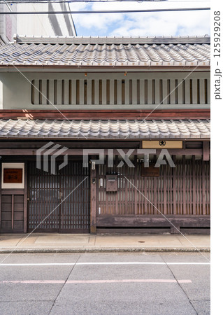 京都市指定有形文化財 長江家住宅(典型的な京町家)文政年間創業の呉服卸商 慶応年間に再建 京都市指定有形文化財 長江家住宅(典型的な京町家)文政年間創業の呉服卸商 慶応年間に再建 125929208