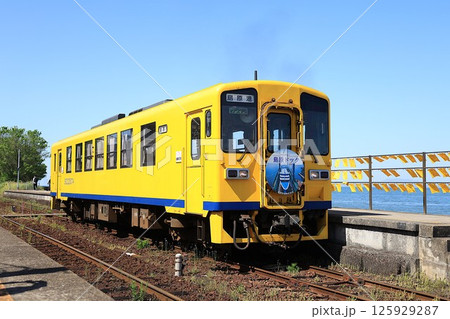 【島原鉄道】キハ2500A形(島原鉄道線:大三東駅) 【島原鉄道】キハ2500A形(島原鉄道線:大三東駅) 125929287