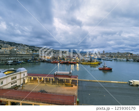 イタリア・早朝のジェノヴァ港 / Port of Genoa, Italy イタリア・早朝のジェノヴァ港 / Port of Genoa, Italy 125930170