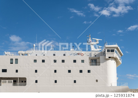 【東京九州フェリー　横須賀港にてはまゆう新門司港行の出航前】 125931874