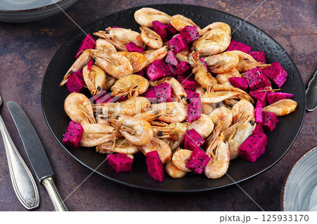 Grilled shrimps or prawns, for ketogenic diet. Grilled shrimps or prawns, for ketogenic diet. 125933170