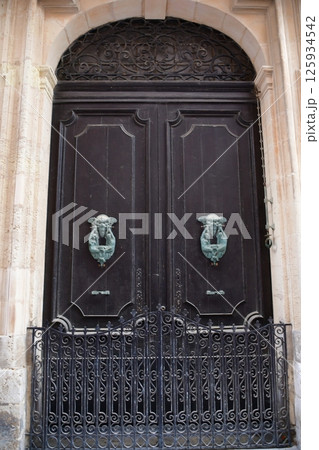 マルタ共和国、マルタ島、イムディーナ、邸宅のドア 125934542