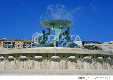 マルタ共和国、マルタ島、バレッタ、トリトン噴水 マルタ共和国、マルタ島、バレッタ、トリトン噴水 125936497