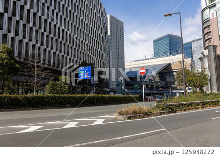 大阪/JR大阪駅と梅田のビル風景(2025年2月23日撮影) 大阪/JR大阪駅と梅田のビル風景(2025年2月23日撮影) 125938272