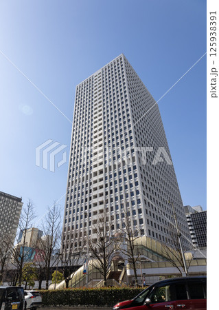 大阪／大阪駅前第3ビル（2025年2月23日撮影） 125938391