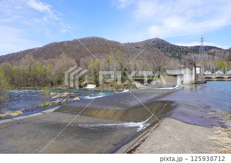 志比内頭首工（忠別川発電所取水堰） 125938712