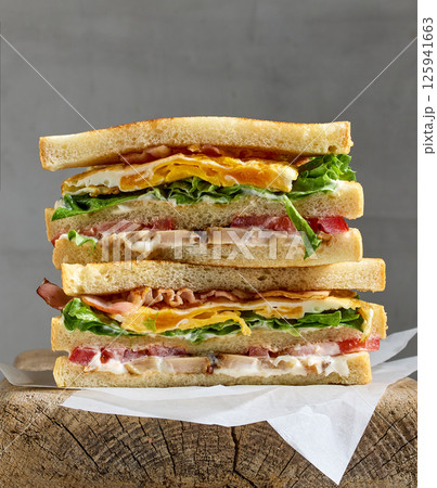 club sandwich stack 125941663