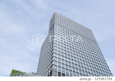 新 中日ビル　都会の公園から（愛知県 名古屋市 中区） 125941789