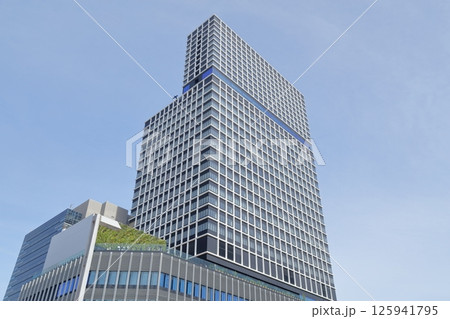 新 中日ビル　都会の公園から（愛知県 名古屋市 中区） 125941795