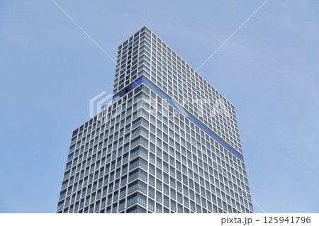 新 中日ビル　都会の公園から（愛知県 名古屋市 中区） 125941796