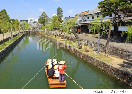 【岡山県】桜咲く春の倉敷美観地区（重要伝統的建造物群保存地区） 125944485