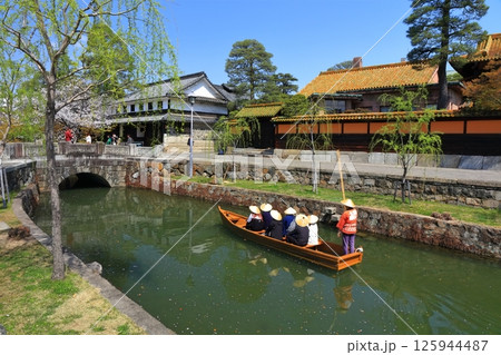 【岡山県】桜咲く春の倉敷美観地区（重要伝統的建造物群保存地区） 125944487