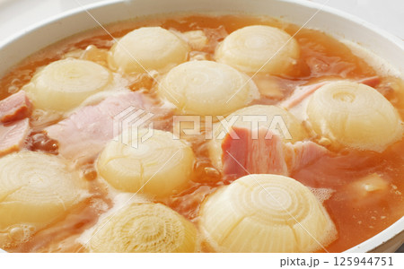 新玉葱のスープ煮 新玉葱のスープ煮 125944751