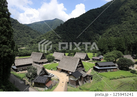 五箇山 菅沼集落の合掌造り (富山) 五箇山 菅沼集落の合掌造り (富山) 125945241