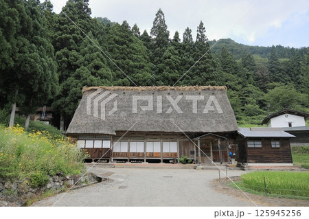 五箇山 相倉集落の合掌造り (富山) 125945256
