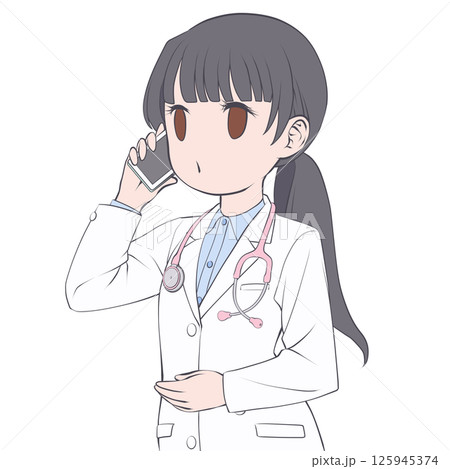 スマホで電話をかける黒髪の女性医師・呼び出し中 スマホで電話をかける黒髪の女性医師・呼び出し中 125945374
