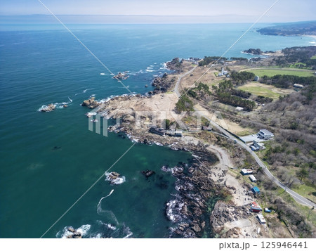 「青森県」春の種差海岸をドローンで空撮　八戸市 125946441