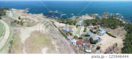 「青森県」春の種差海岸をドローンで空撮 八戸市 「青森県」春の種差海岸をドローンで空撮 八戸市 125946444