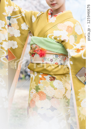 着物の女性　顔無し 125946676