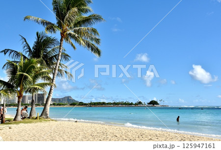 青い空と海 125947161